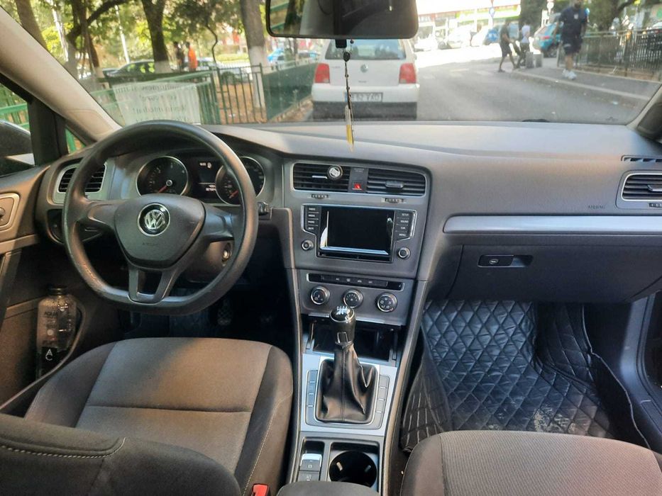 VOLKSWAGEN Golf 2011 — imagine 5