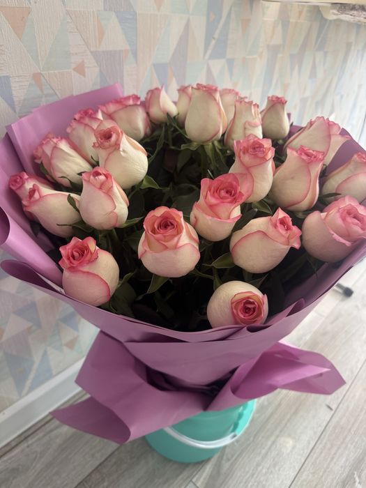 Продам большой букет из 33 роз