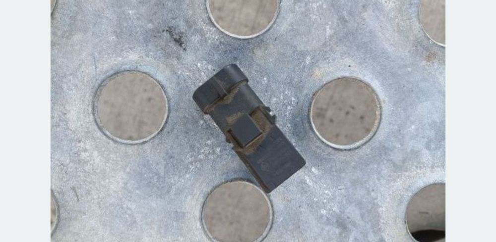 Senzor:Logan Duster... Bluza jucări