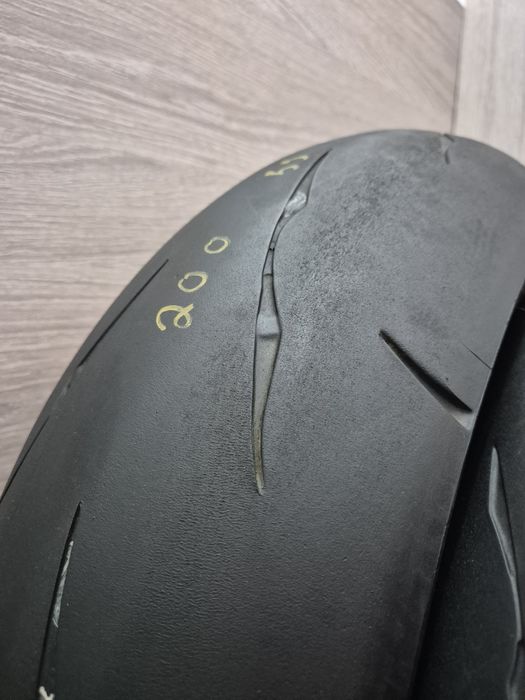 Set anvelope moto 120 70 17 cu 200 55 17 Bridgestone Rs11 dot 22 si 23