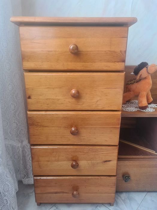 Нов дървен шкаф с чекмеджета