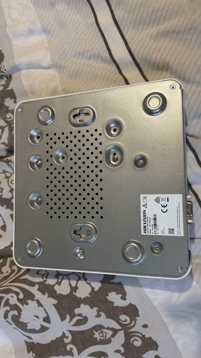 Мегапикселова куполна IP камера HIKVISION