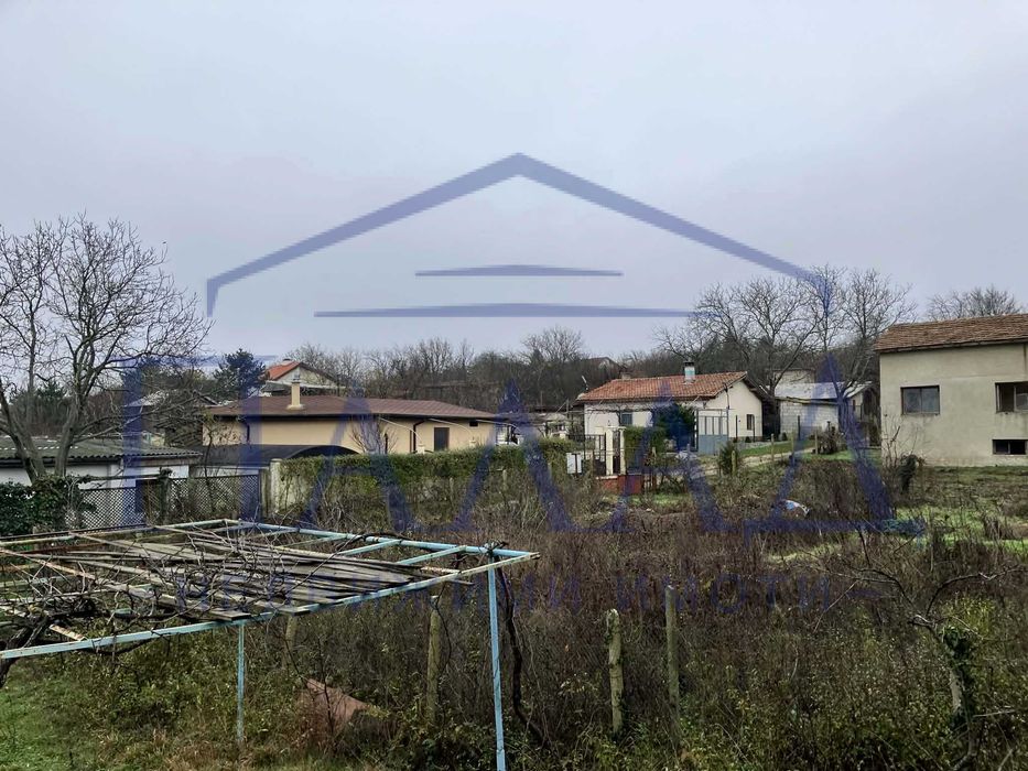 МАСИВНА къща-м-ст Перчемлията