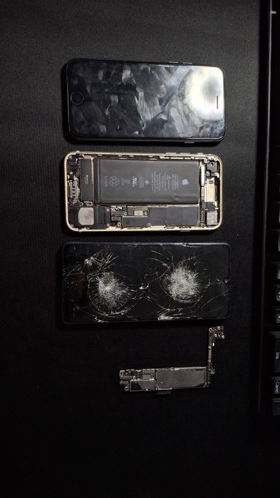 Vând telefoane pentru piese