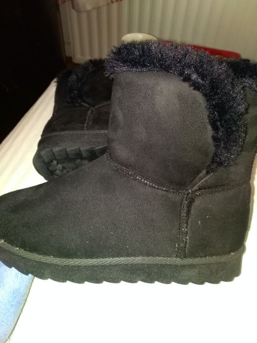 Vând ghetuțe dama noi, mărimea 38