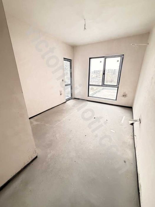 Продава се Тристаен апартамент в Велико Търново, Бузлуджа - 115 кв.м за 692 €/кв.м - Снимка #2