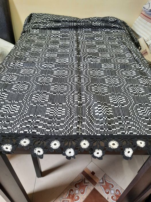 Fete de masa cu dantela tesute la razboi,Cearceafuri/lepedeu cu dantel