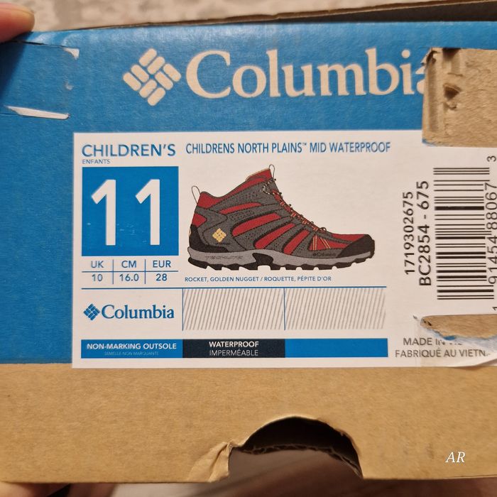 Продам обувь детскую