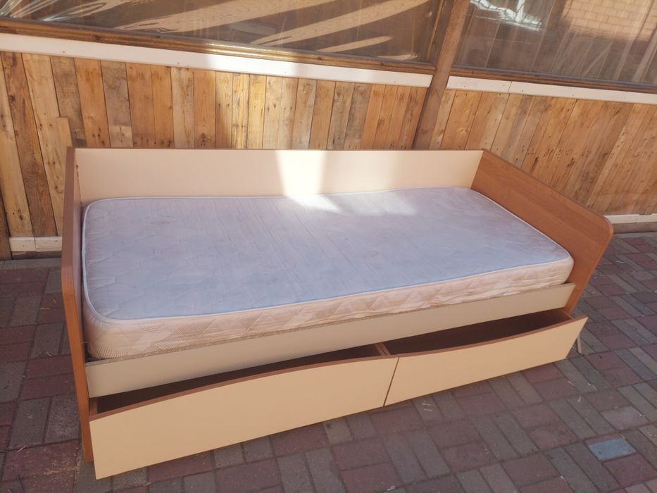 Продам односпальная кровать