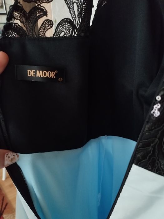 vand rochie eleganta lunga