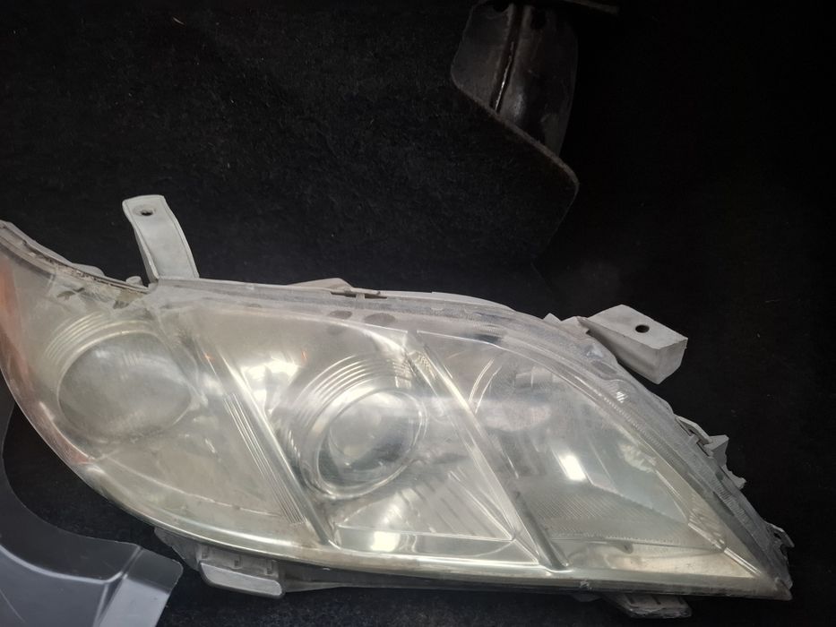 Камри 40 фара средний состаянный с би ледам стоит