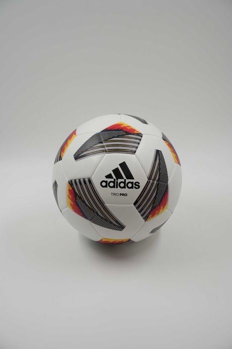Футбольный мяч Adidas Tiro Pro