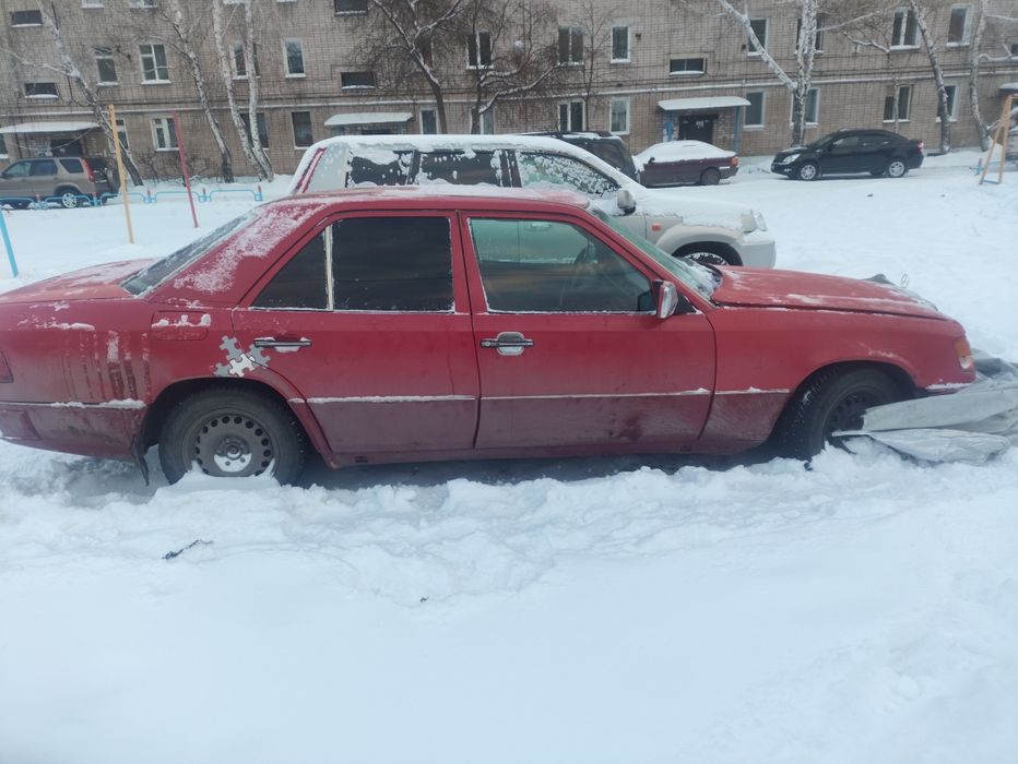 Продам Mercedes 124