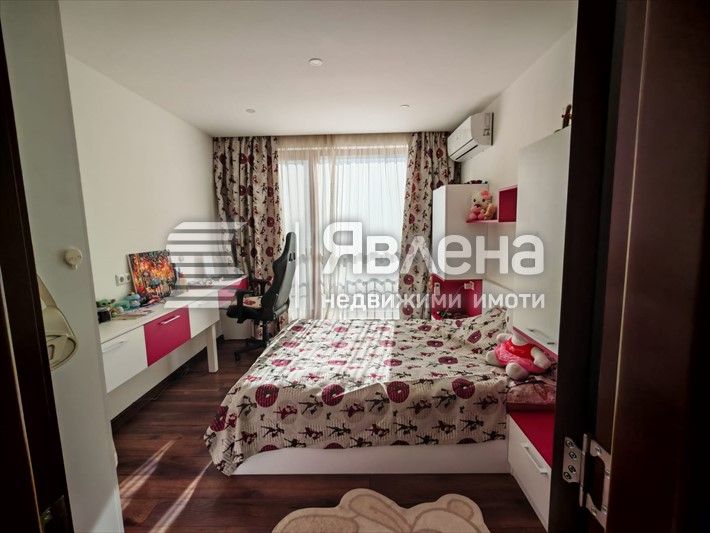 Продава се Многостаен апартамент в Бургас, Лазур - 220 кв.м за 2500 €/кв.м - Снимка #4