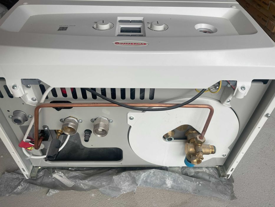 Газов котел victrix zeus 32. Нов,неизползван и без забележки. 3500 лв.