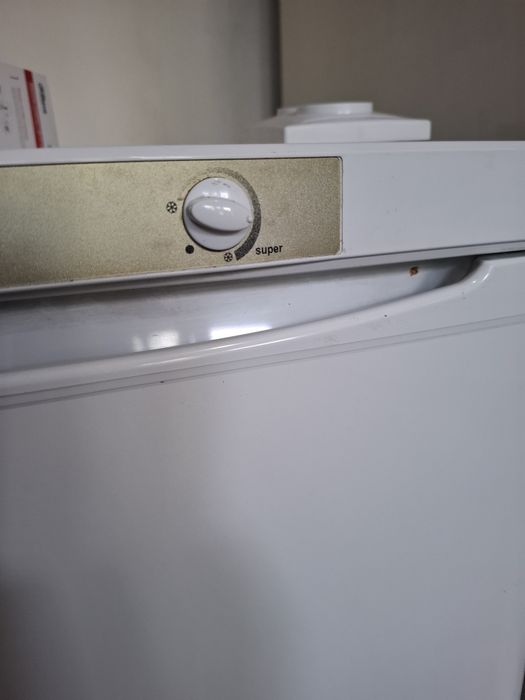 Морозильник Indesit в отличном состоянии