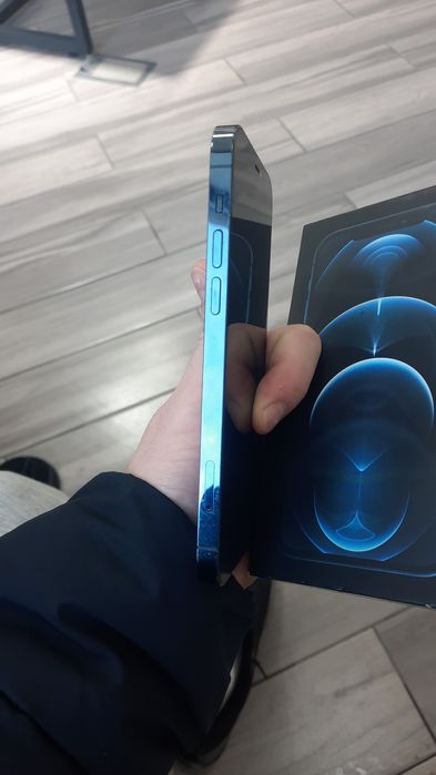 Продам или обменяю айфон iphone 12 pro