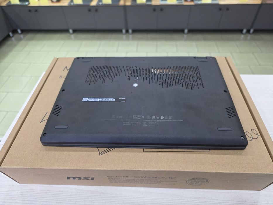 Новый Msi (Core i5-12 Gen, 512 Gb SSD)