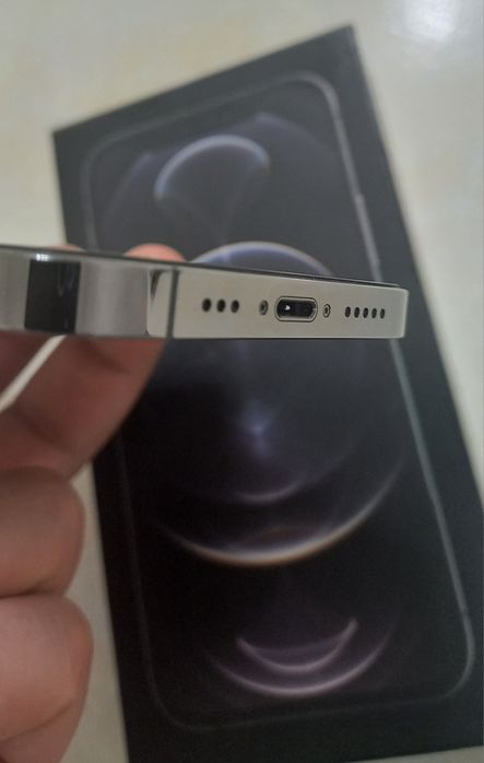 Apple Iphone 12pro в идеале, АКБ 75%.