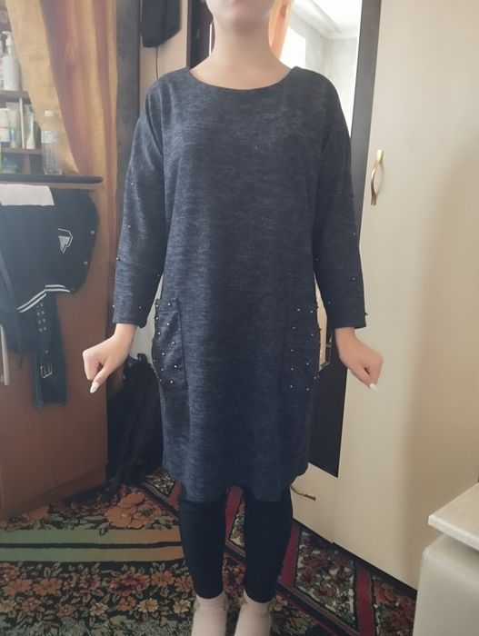 Продам женские платья