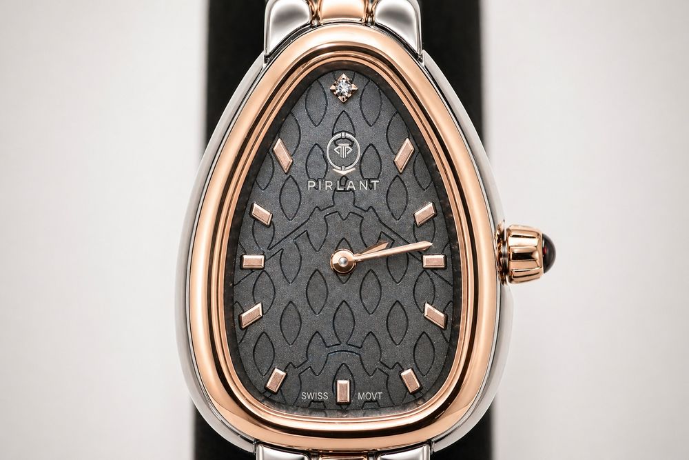 Луксозен дамски часовник модел Bvlgari Serpenti, SWISS Made.
