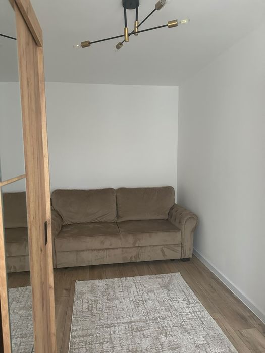 Inchiriez apartament