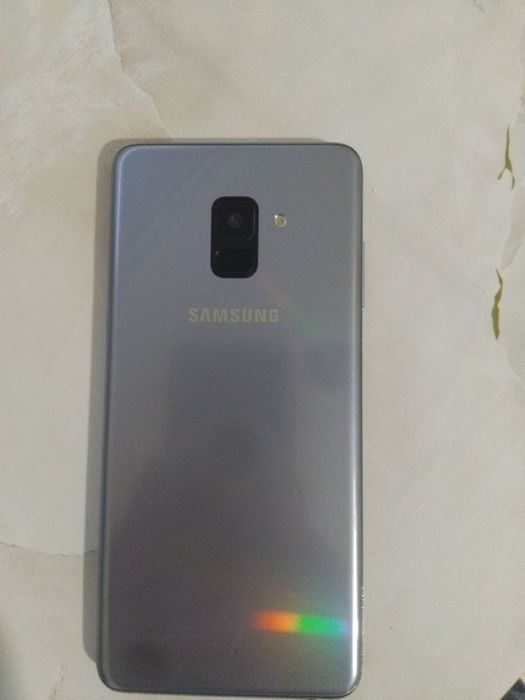 Смартфон Самсунг А8+