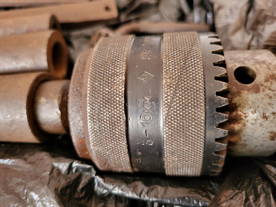 Патрон для сверлильного станка.