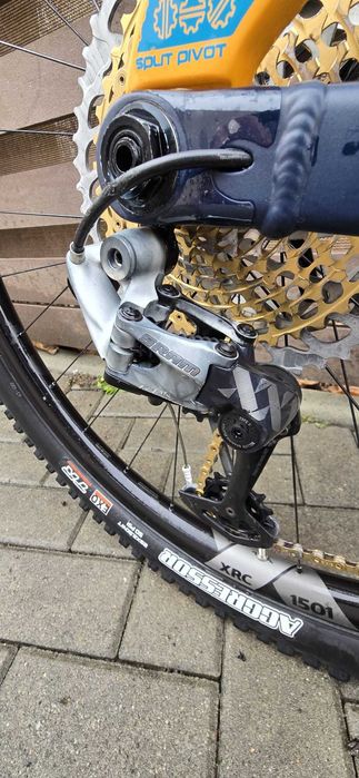 Vand MTB Full-Suspension - Devinci Django – carbon