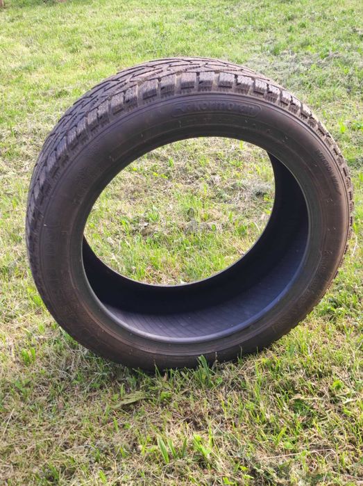 Гуми зимни  245/45/18