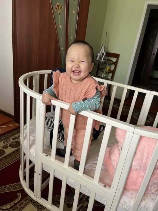 Манеж-кровать почти новая