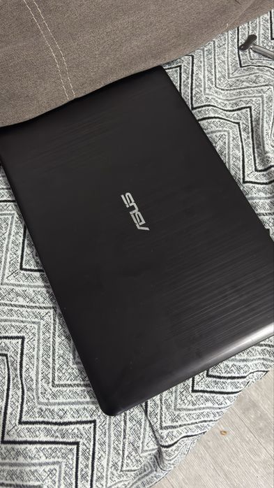 Офисный ноутбук asus