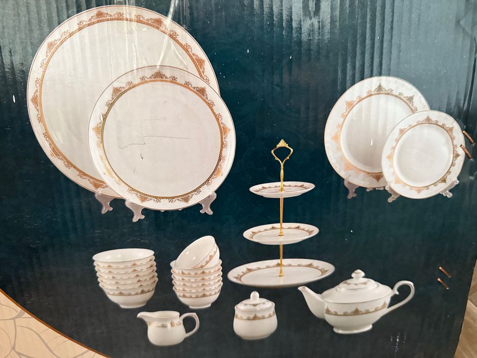 Продам сервиз посуда