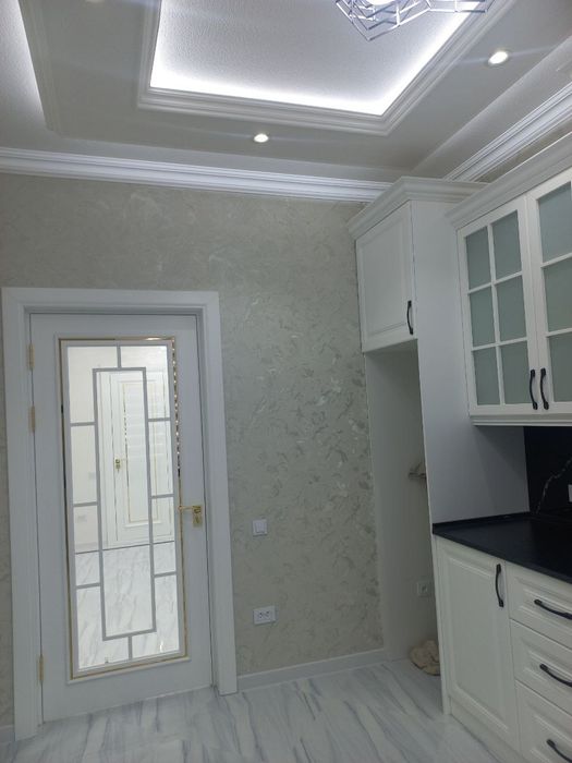 Assalamu aleykum eski bilayn sud xonaning ruparusida 3 xonali uy