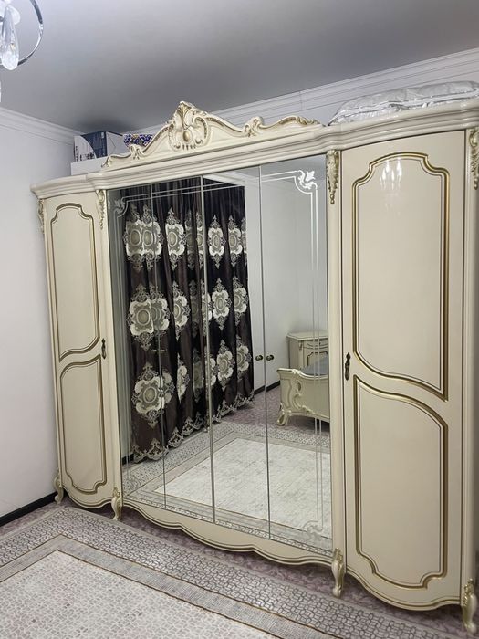 Продам спальный гарнитур