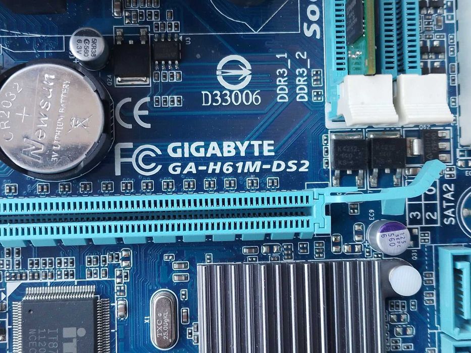 Дънo Gigabyte GA-H61M-DS2 с Intel Pentium G2030 + охладител + 4GB DDR3
