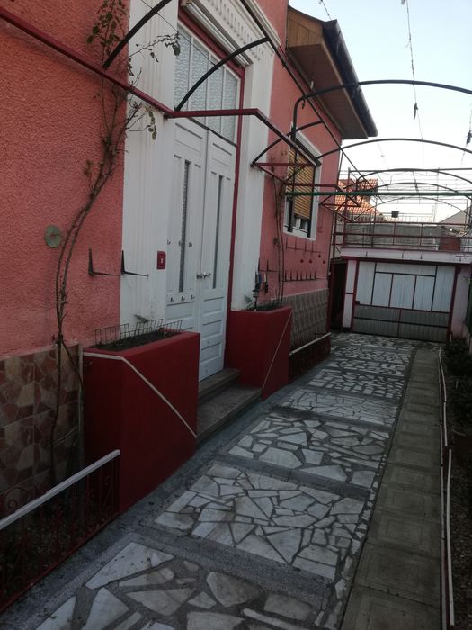 Casa cu etaj in Ștei