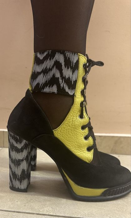 Сиви Боти на висок ток Deezee и обувки Gabina