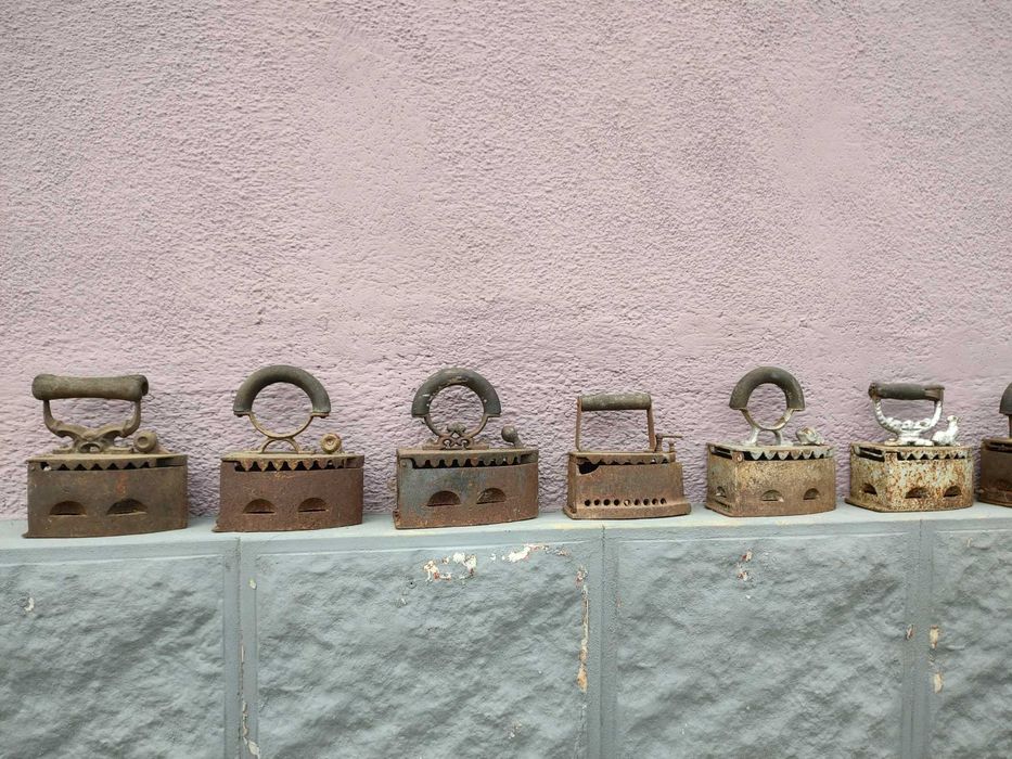 Fier de călcat cu cărbuni