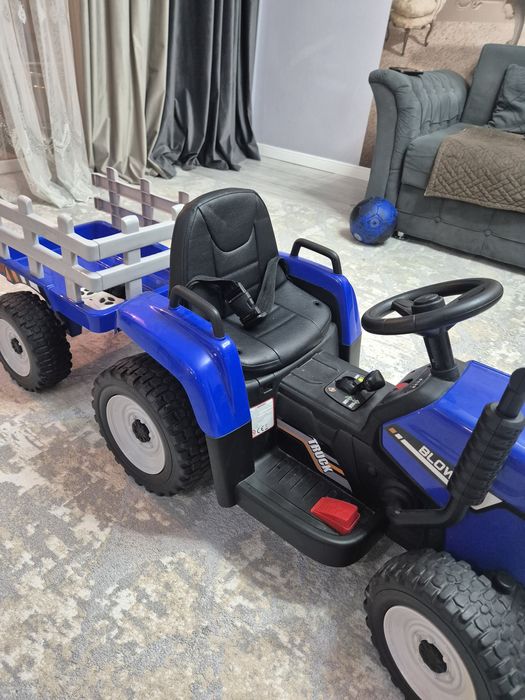 Детский электро-трактор с тележкой