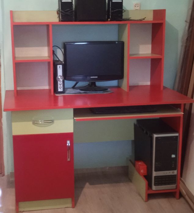 Продается стол для компьютера