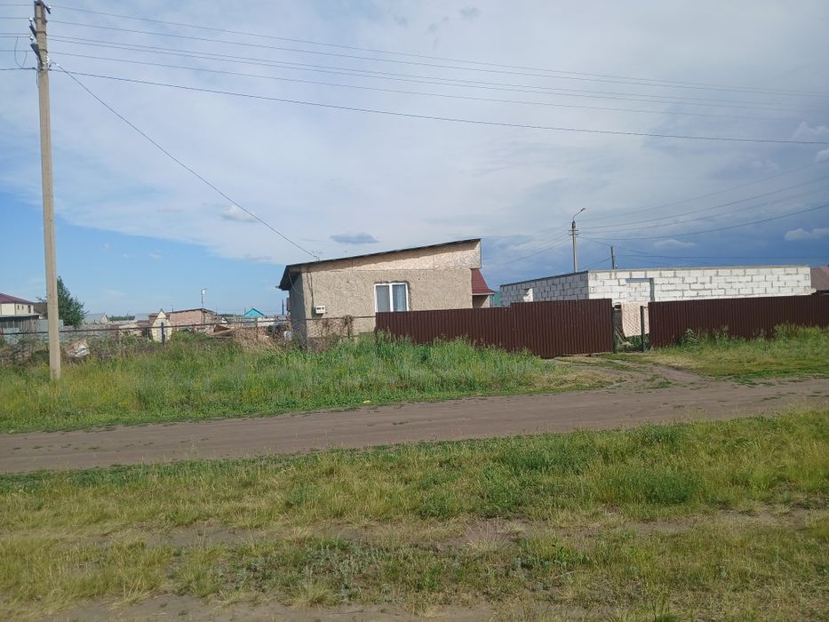 Участок, дом недостоенный