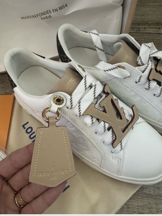 Дамски маратонки нови