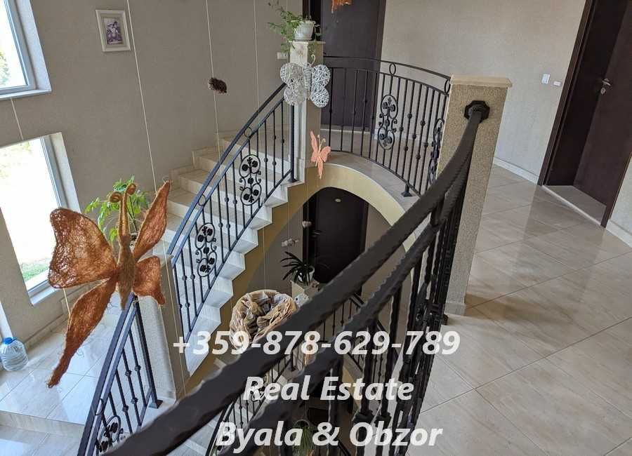 Двустаен апртамент с морска панорана на 100 метра от плажа