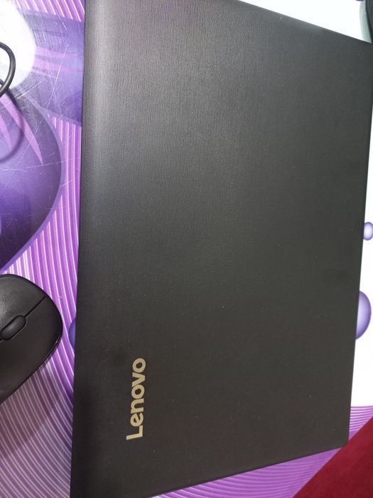 Vând laptop Lenovo
