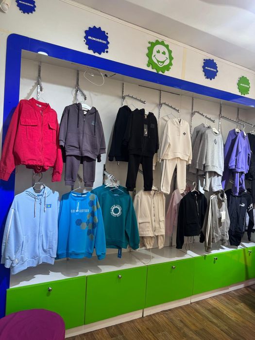 Продается мебель для магазинов