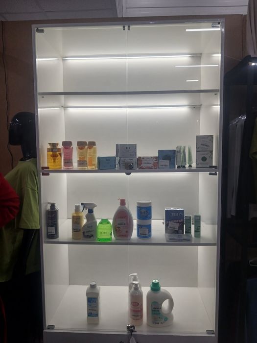 Шкаф белый с подцветкой