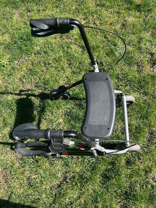 Cadru de mers pliabil, ajustabil pe inaltime