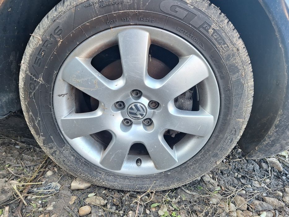 Dezmembrari Vw Beetle 1.6 benzina an 2003