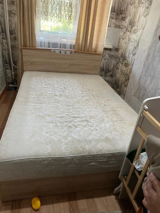 Кровать двуспальная